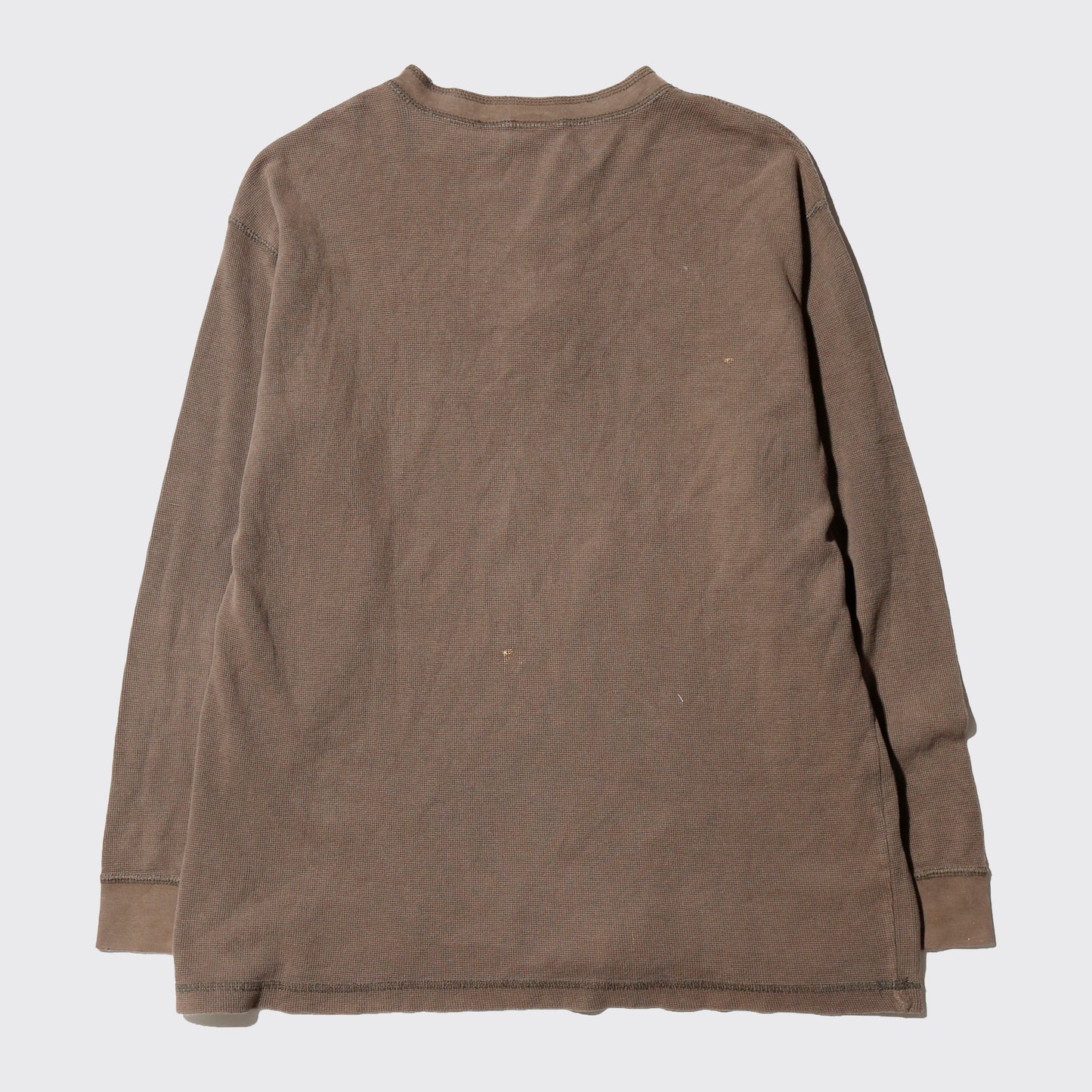 *one-off "the world is yours" hand screen l/s