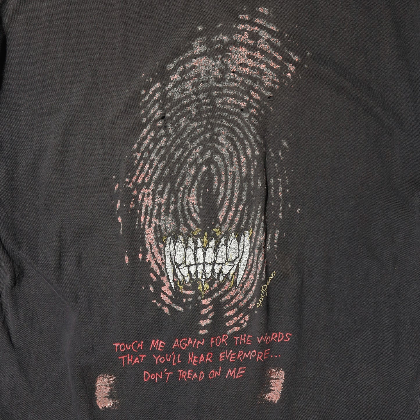 vintage 1991’s Metallica “don't tread on me” broken t-shirt