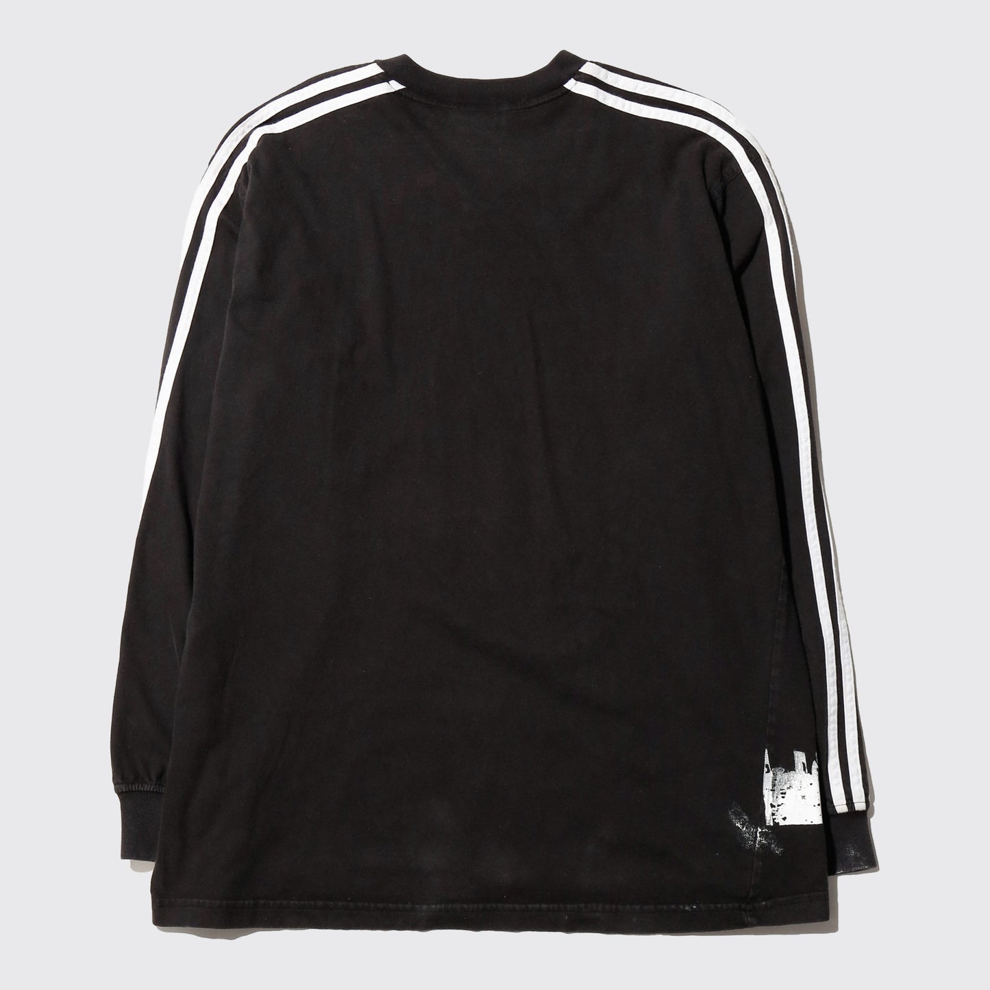 *one-off "the world is yours" hand screen l/s