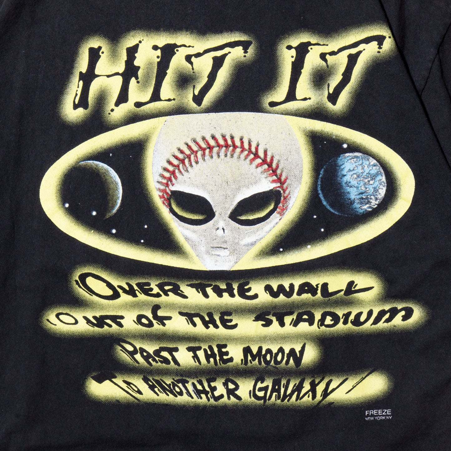 vintage 00's alien t-shirt