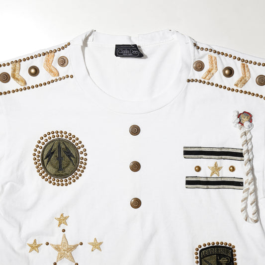 *one-off decorated emblem t-shirt