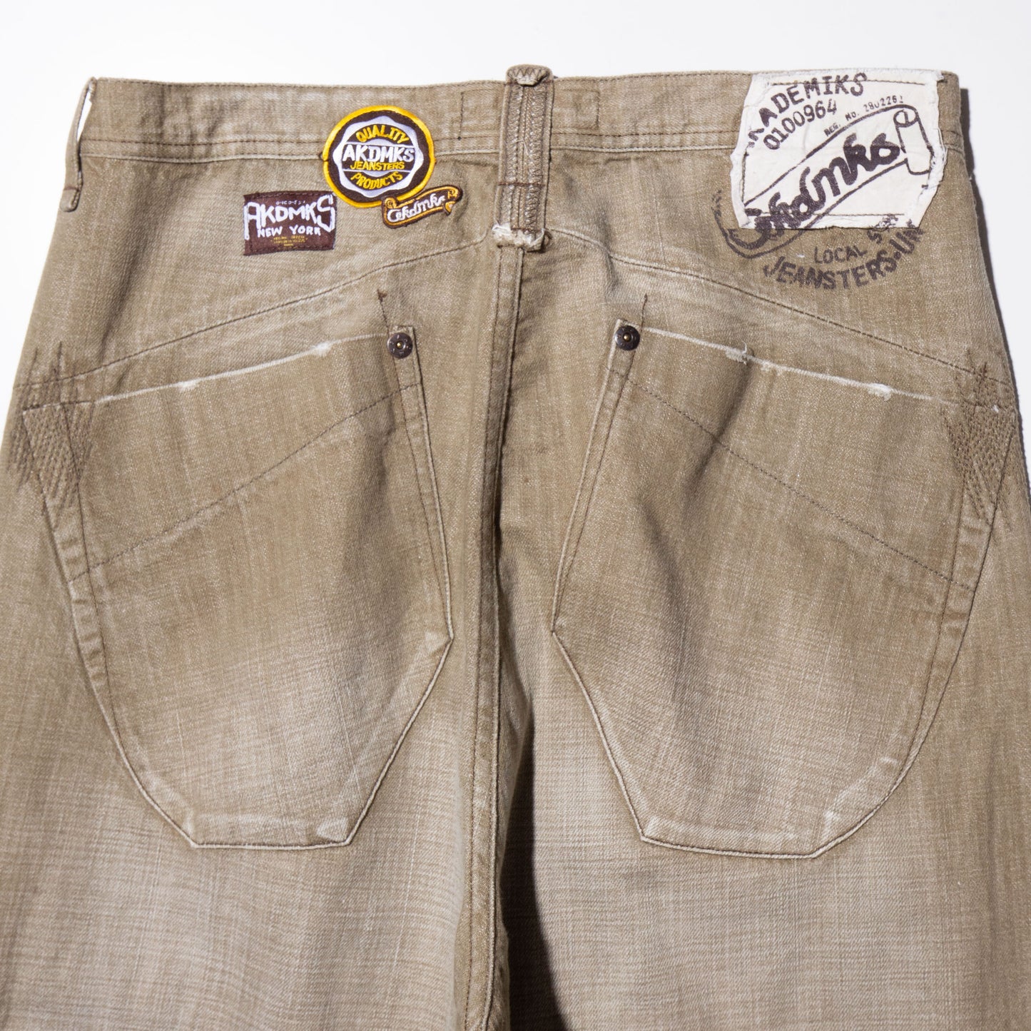 vintage chicano tuck fade cropped baggy shorts