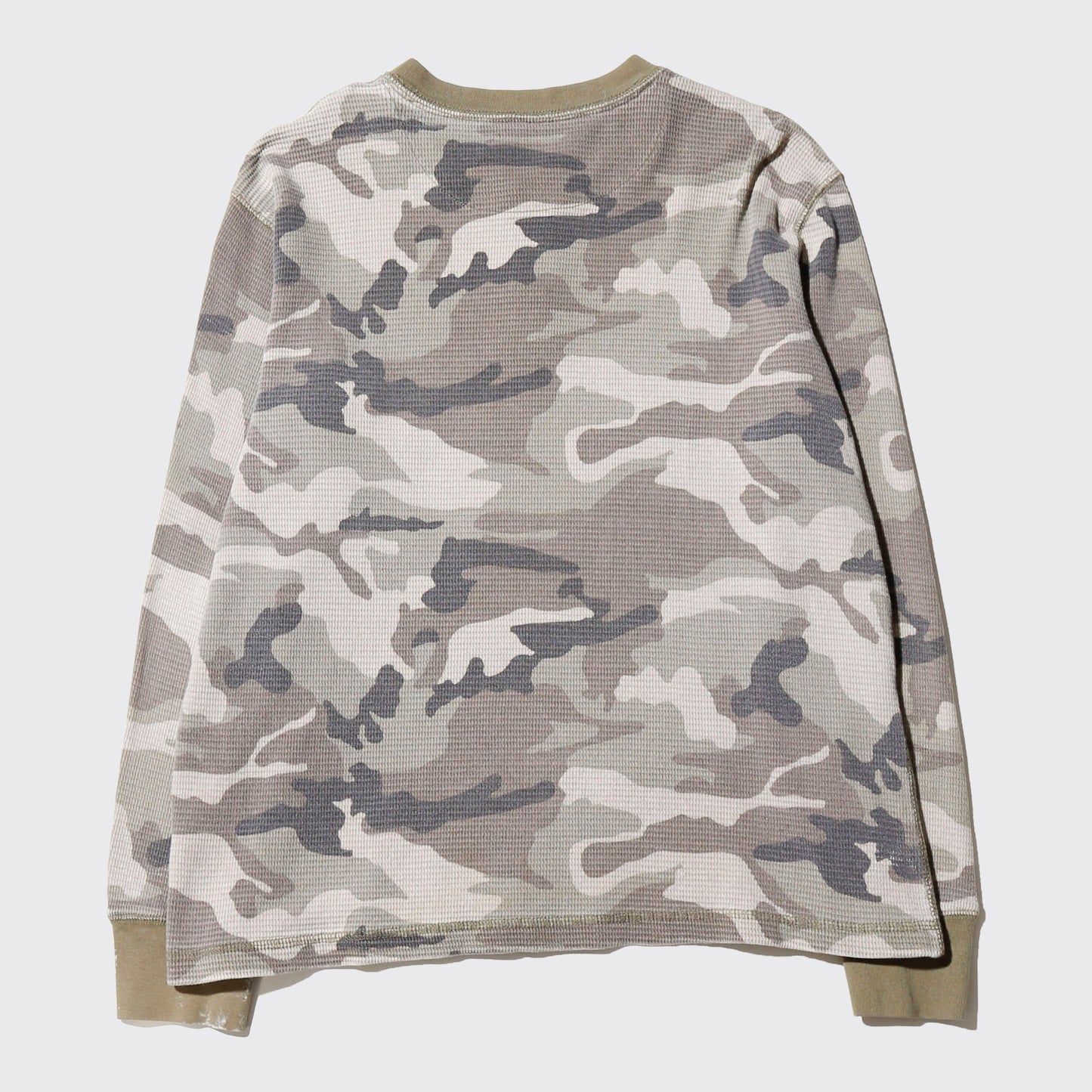 *one-off "the world is yours" hand screen l/s
