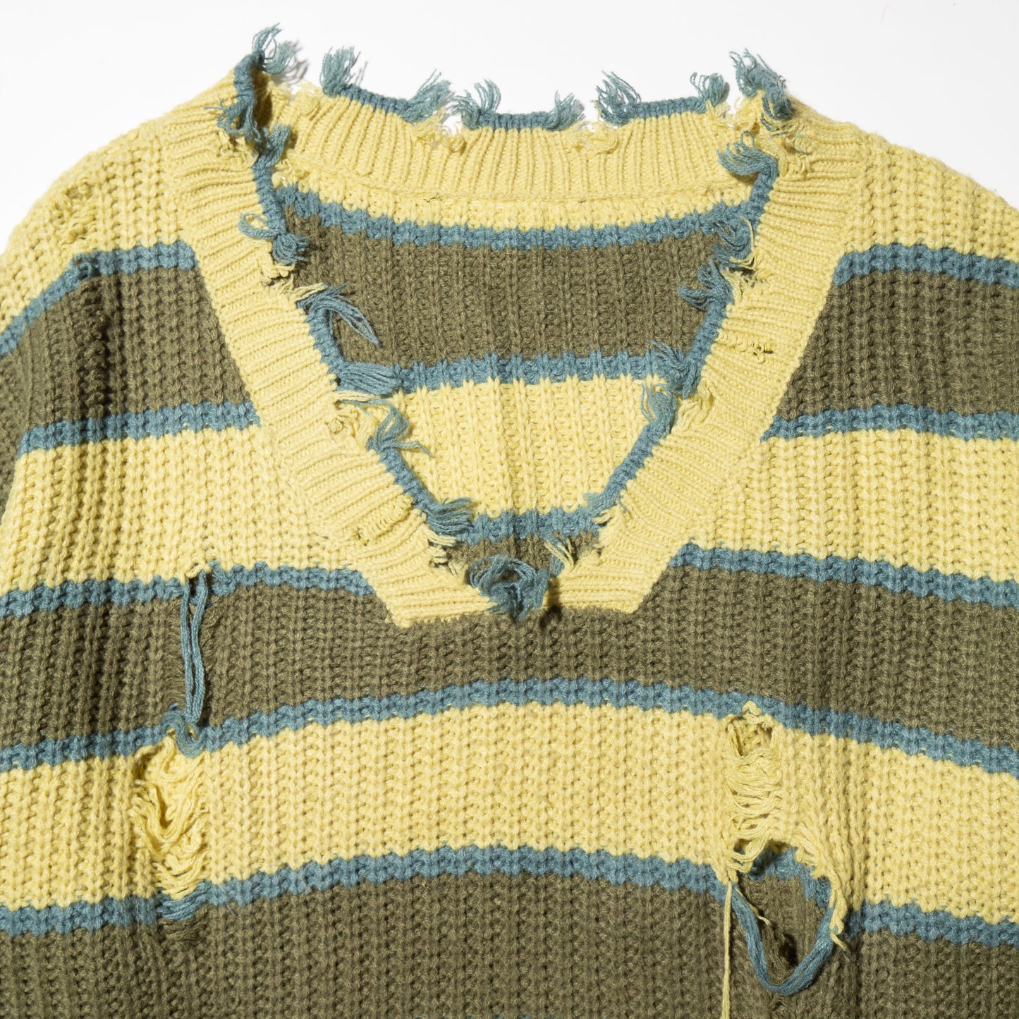 vintage broken border short sweater