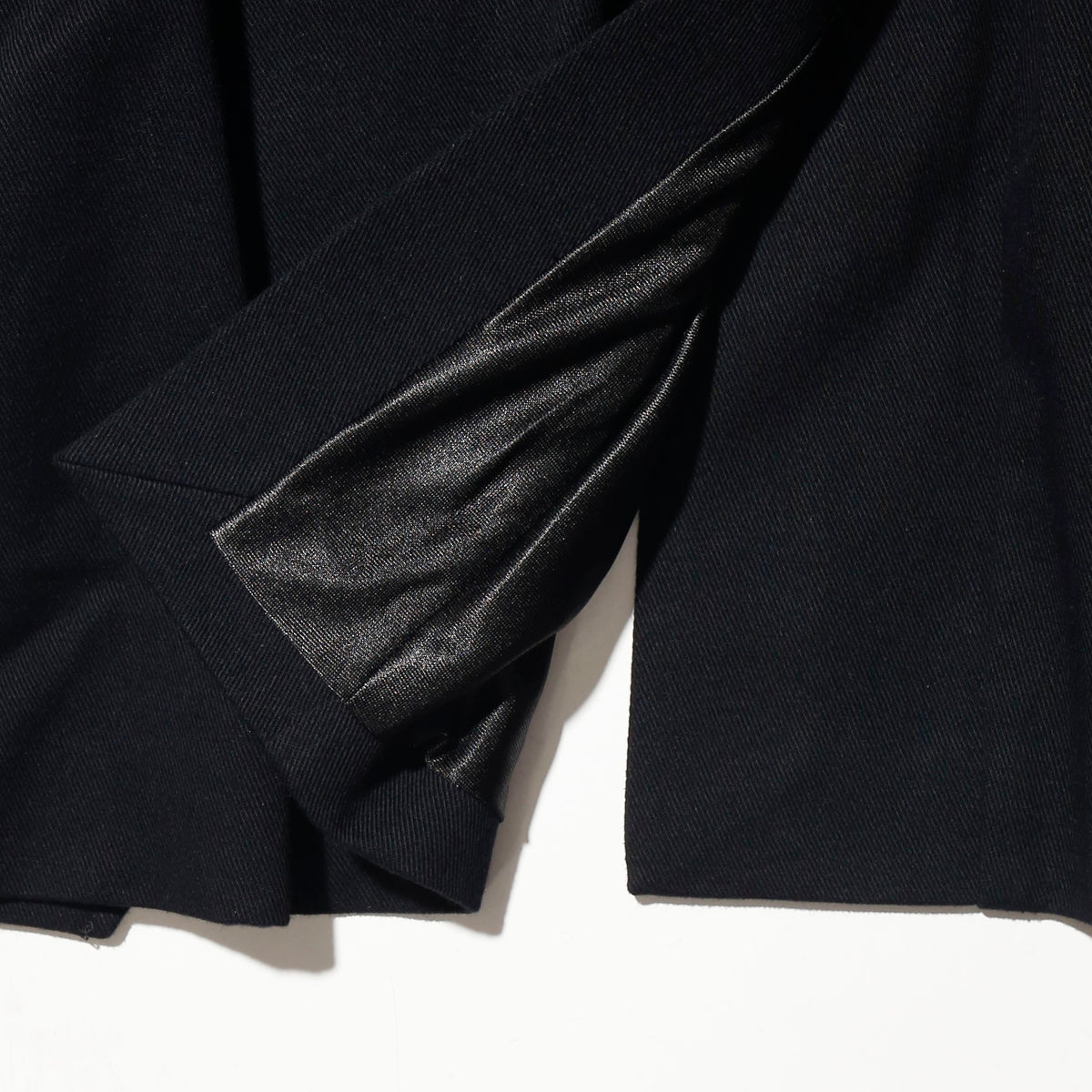 Go Go Darlin' × beauty:beast - "NAPOLEON JACKET : From the 2001's archives./Black Piping"