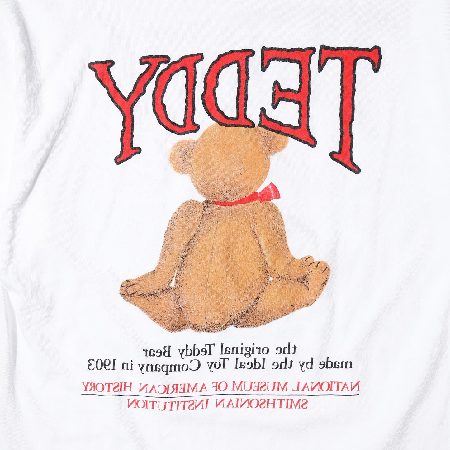 vintage 1992’s Smithsonian Institution teddy bear t-shirt