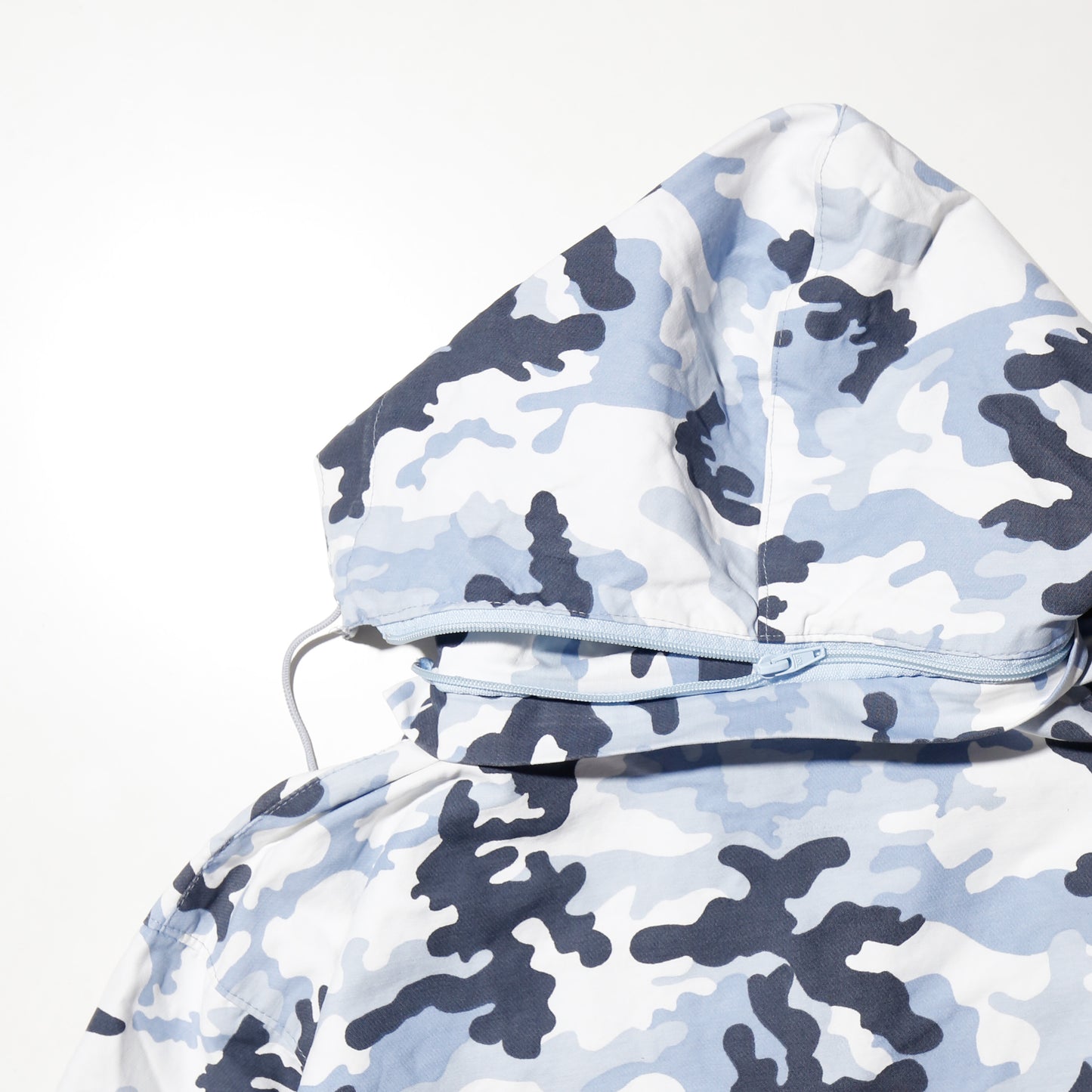 vintage camouflage anorack , detachable hoodie