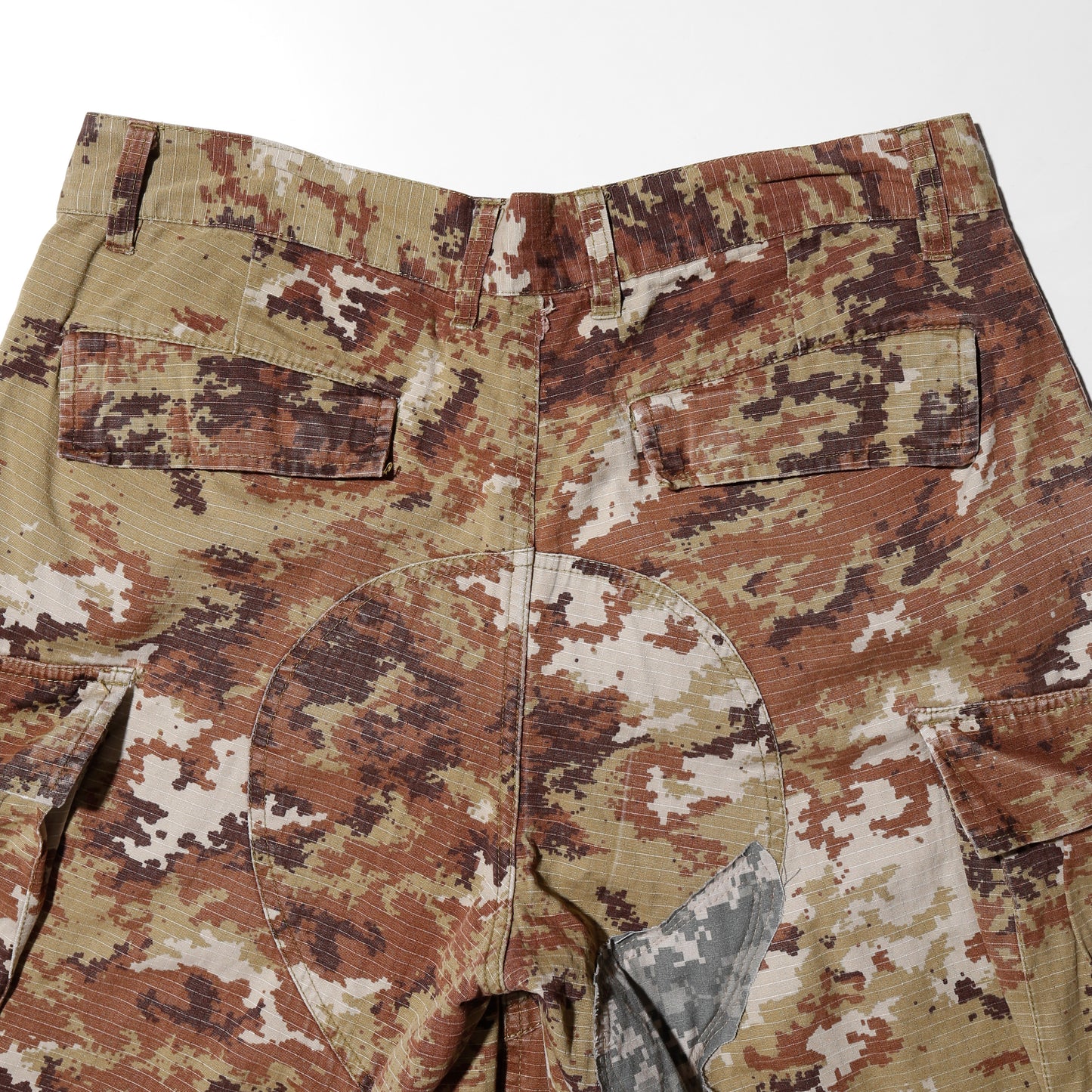 remake digital camo wide cargo shorts