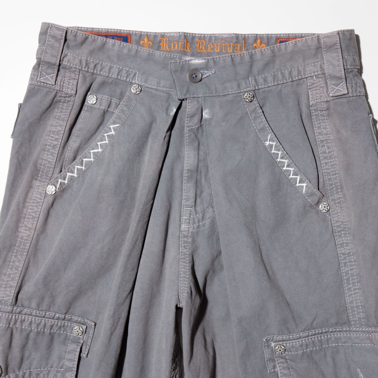 vintage fleur de lis tuck cargo shorts