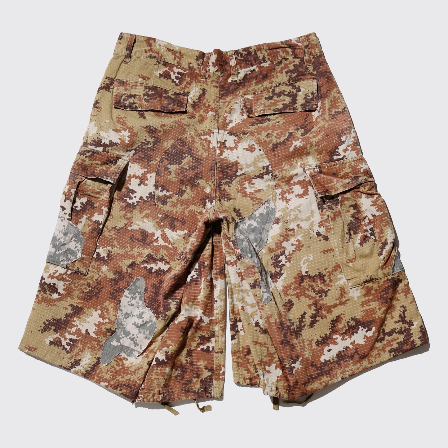 remake digital camo wide cargo shorts
