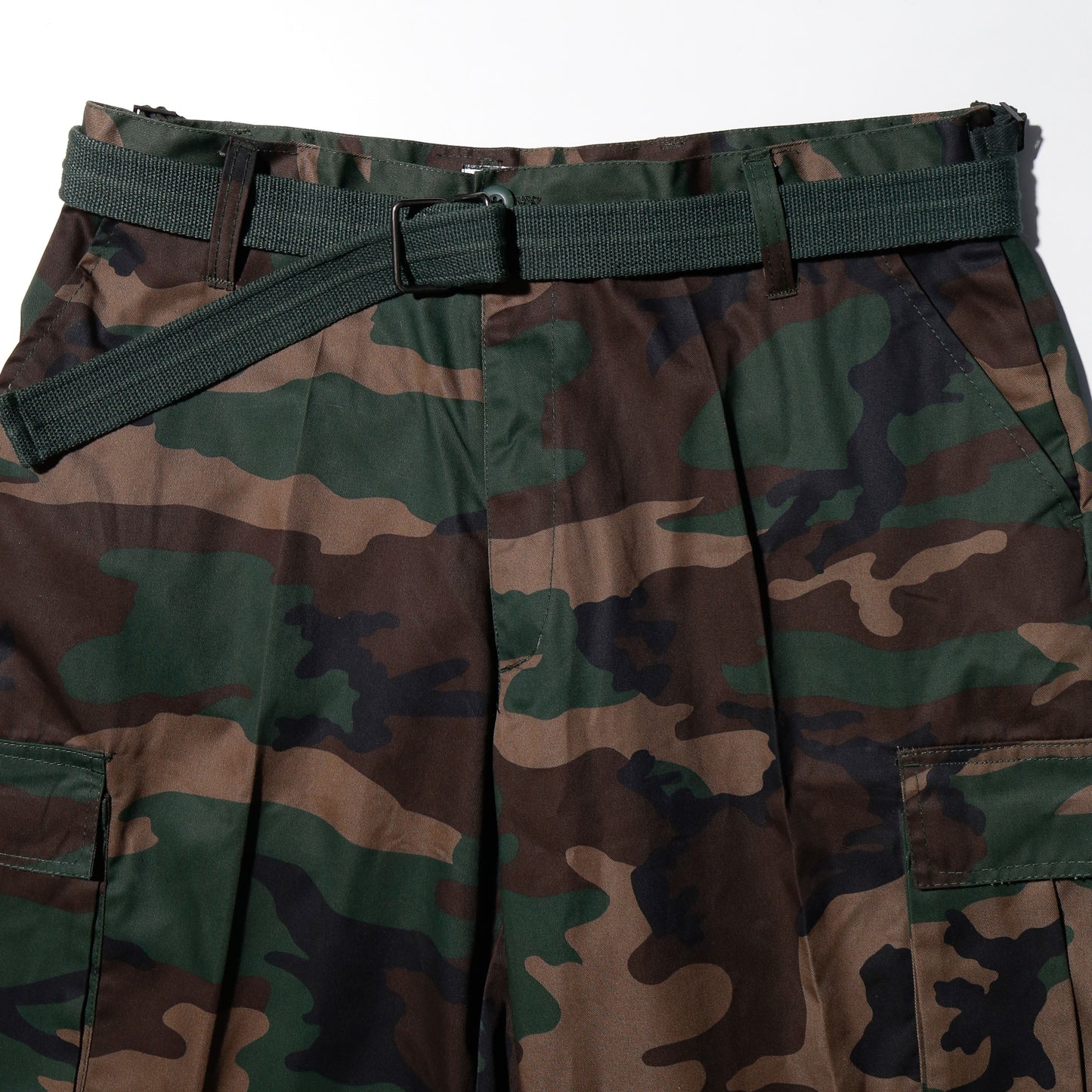 vintage belted wide camoflage shorts