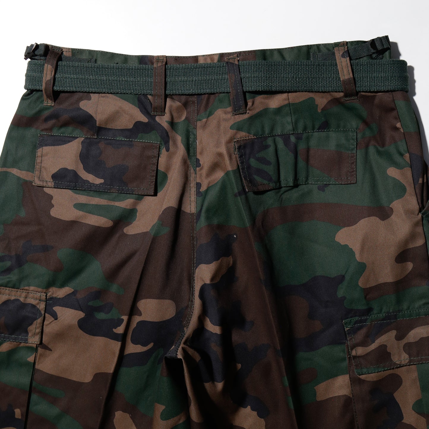 vintage belted wide camoflage shorts