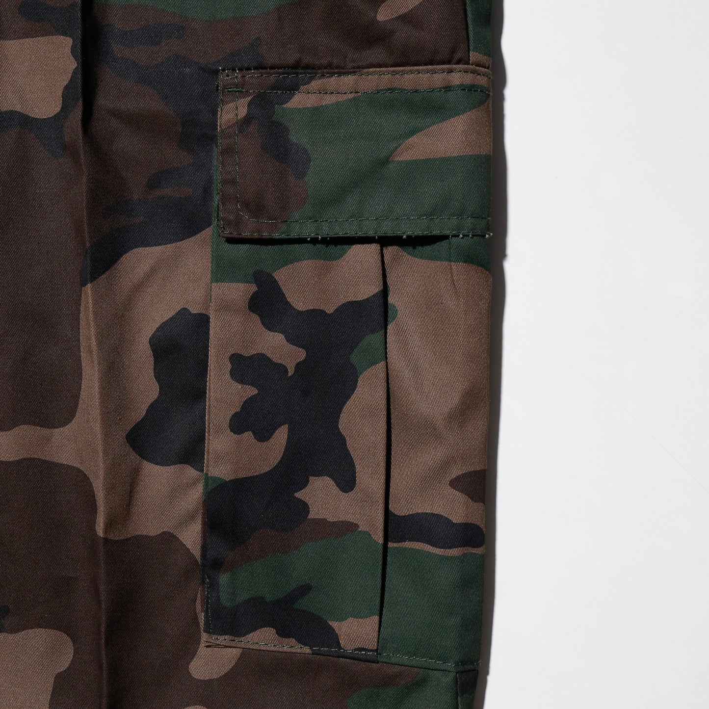 vintage belted wide camoflage shorts