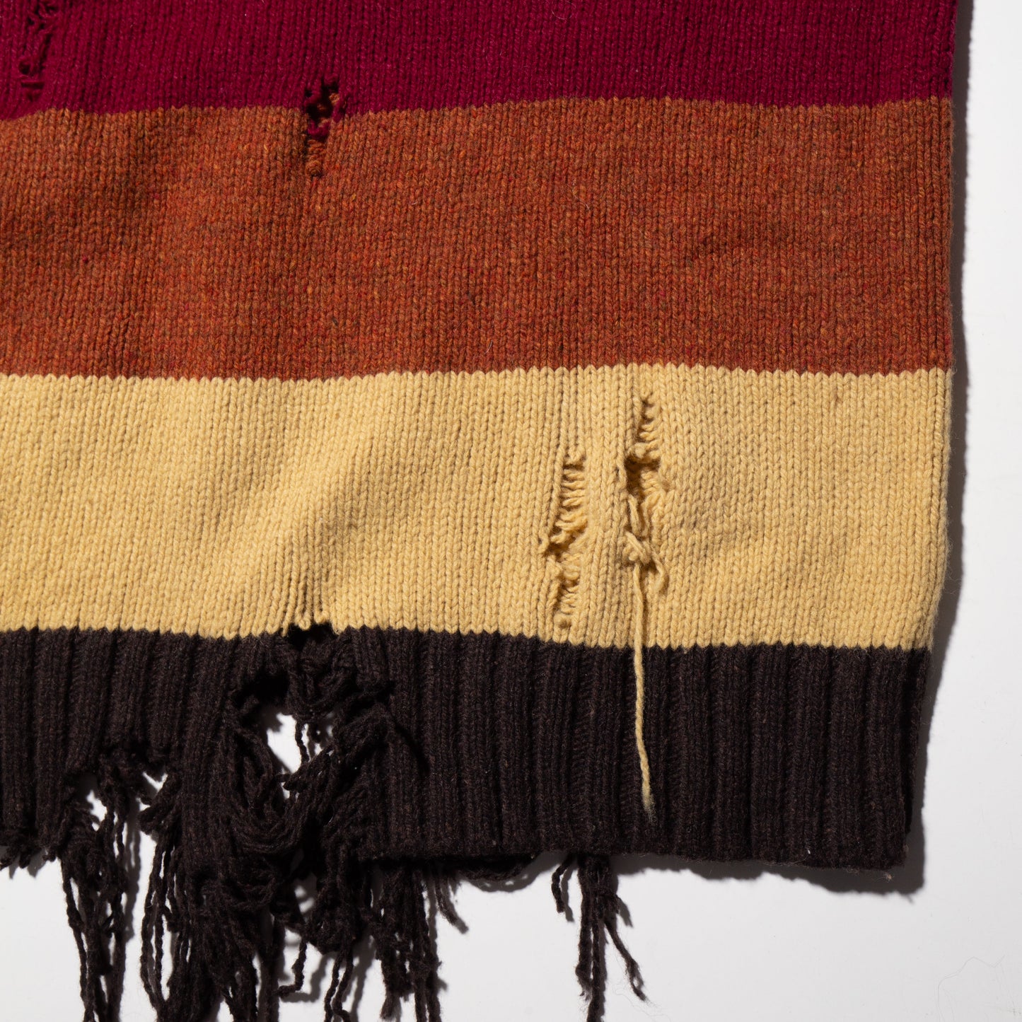 vintage broken border sweater