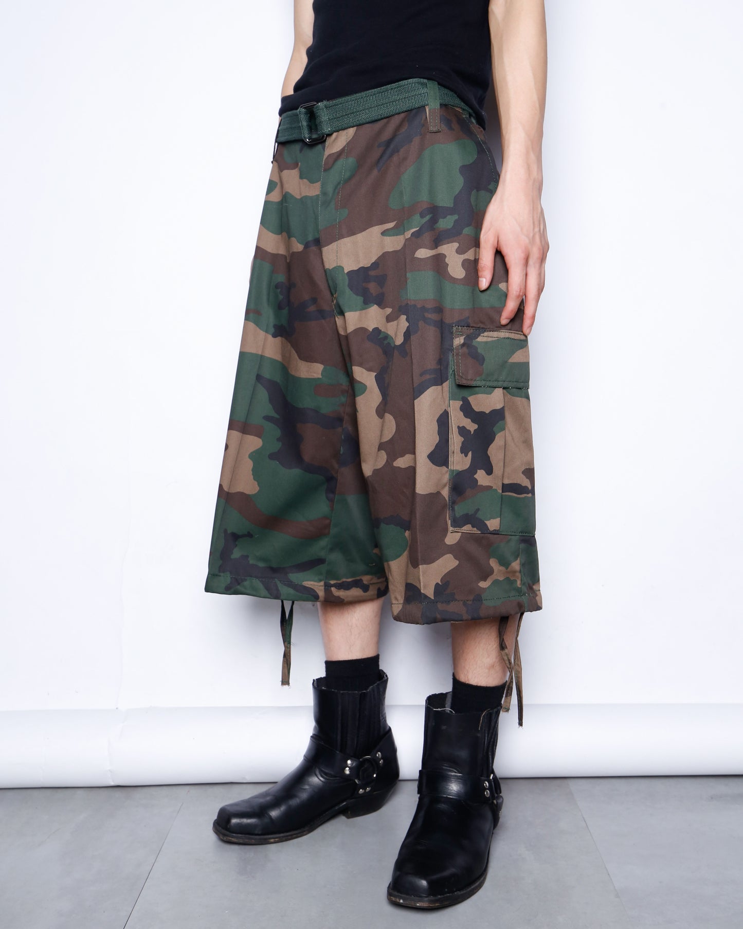 vintage belted wide camoflage shorts