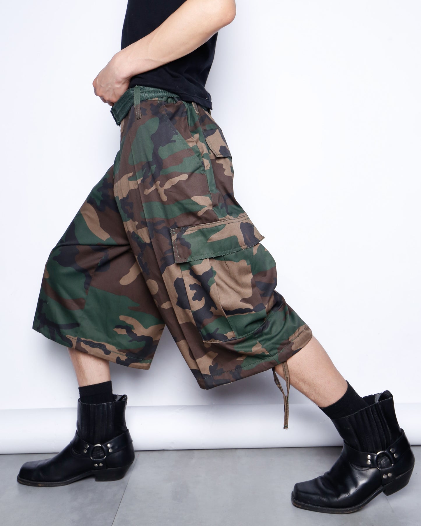 vintage belted wide camoflage shorts