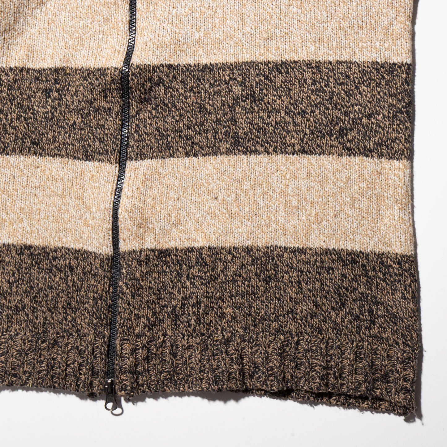 vintage border zipped sweater