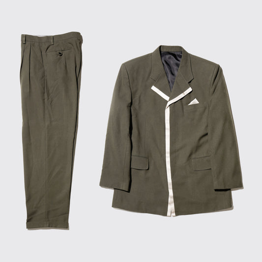 vintage piping zoot set up with pocket square