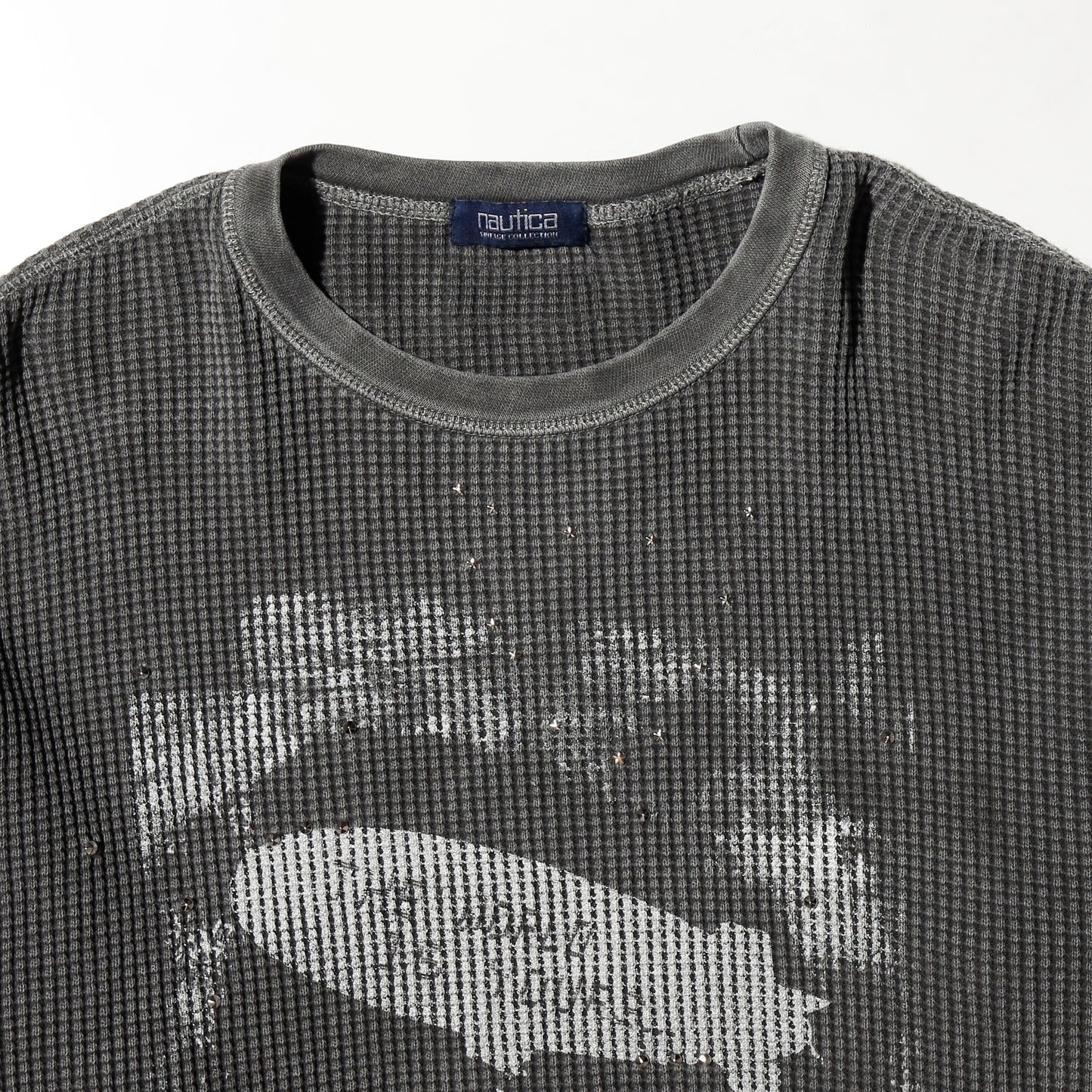 *one-off "the world is yours" hand screen l/s
