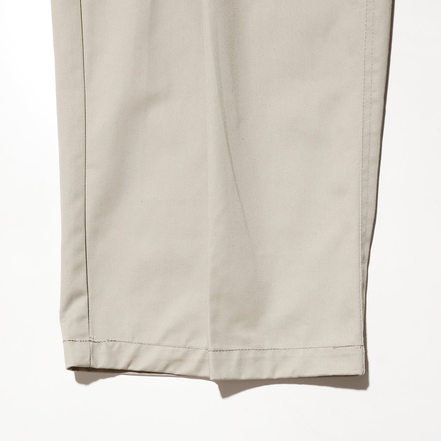 *one-off center tuck chino shorts