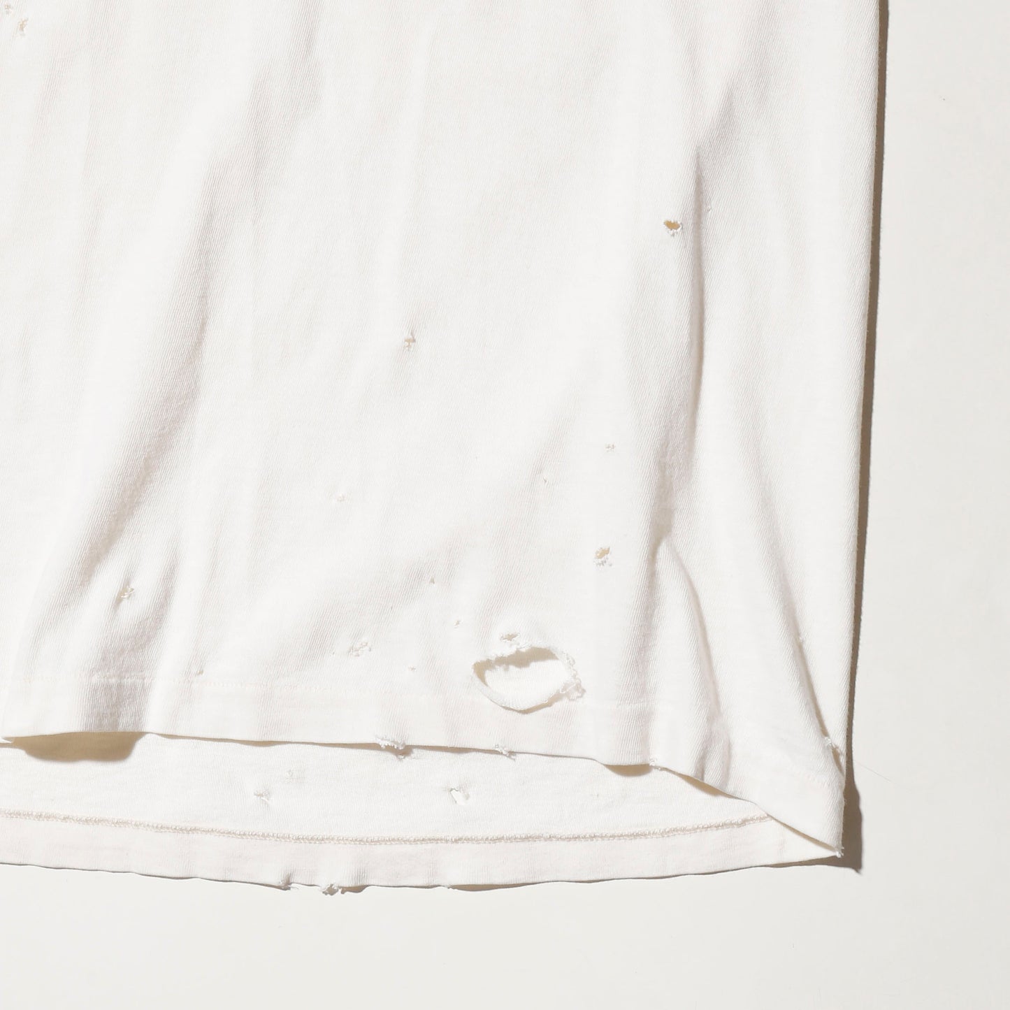 vintage 90's gap broken t-shirt