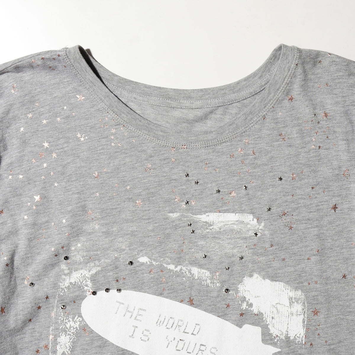*one-off "the world is yours" hand screen l/s