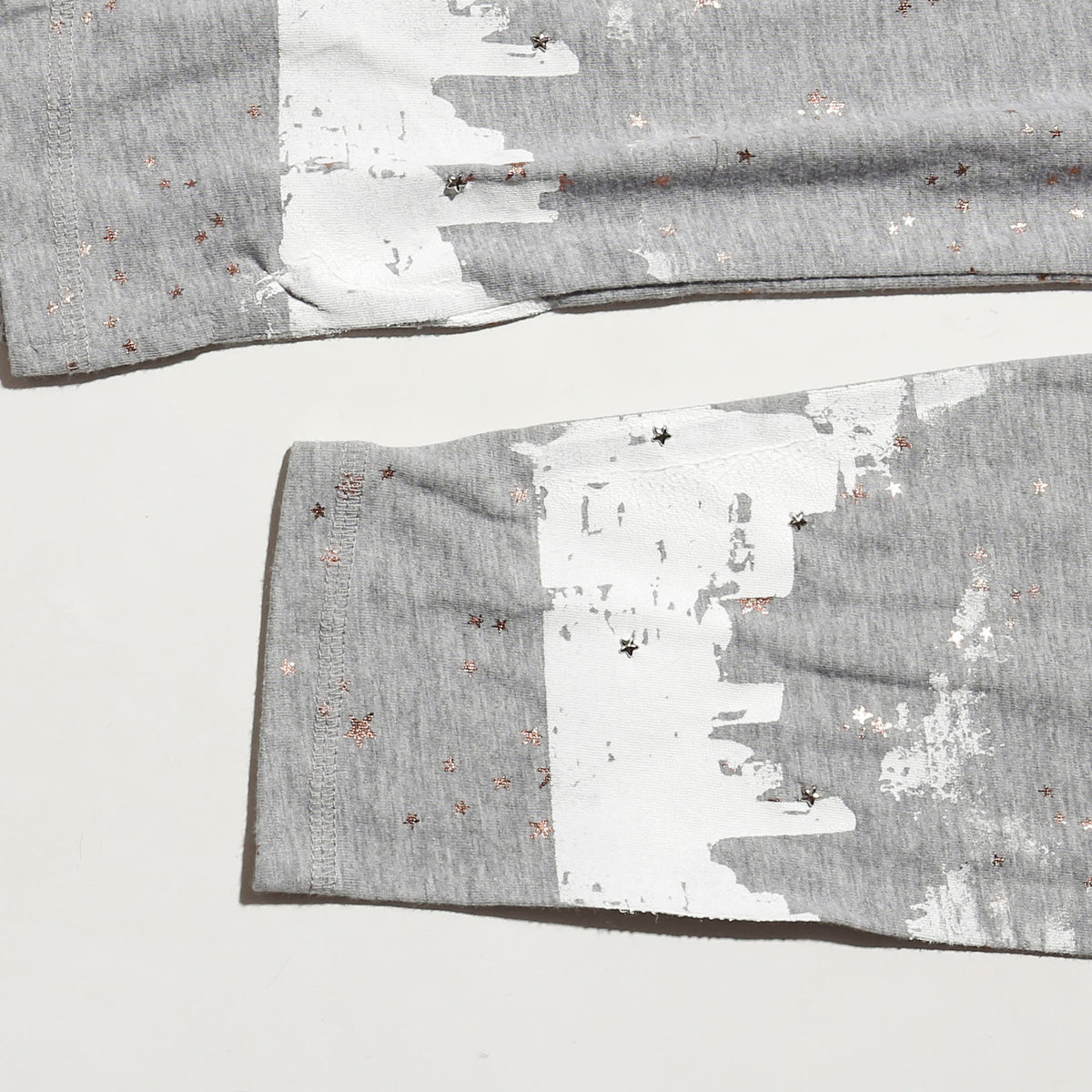 *one-off "the world is yours" hand screen l/s
