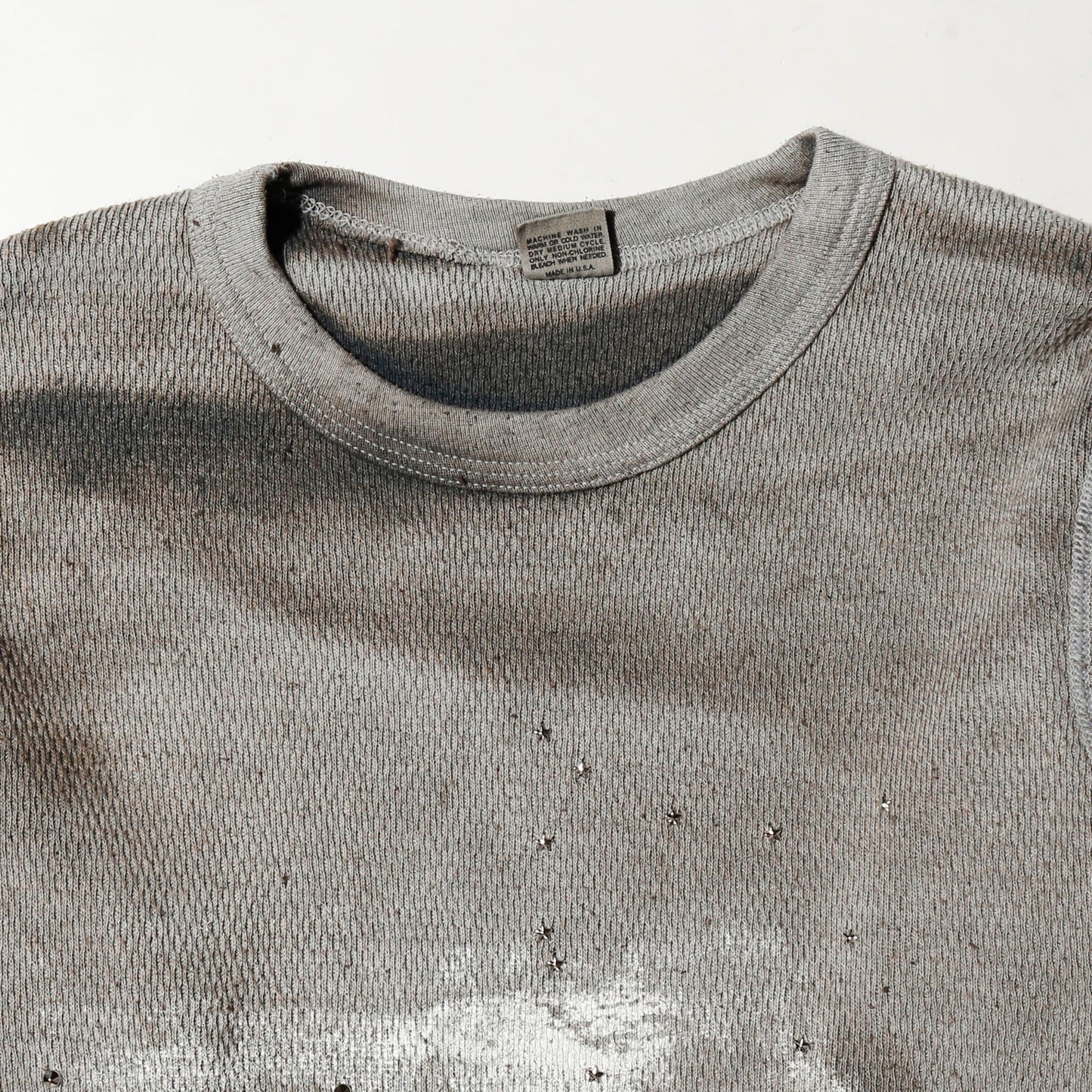 *one-off "the world is yours" hand screen l/s