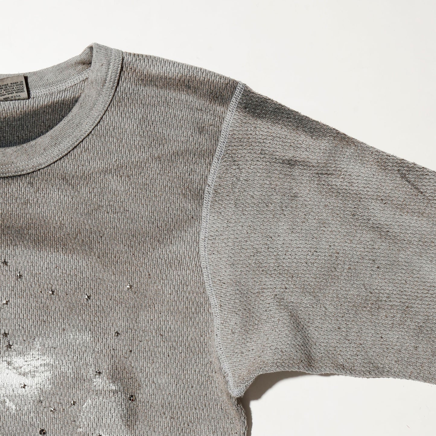 *one-off "the world is yours" hand screen l/s