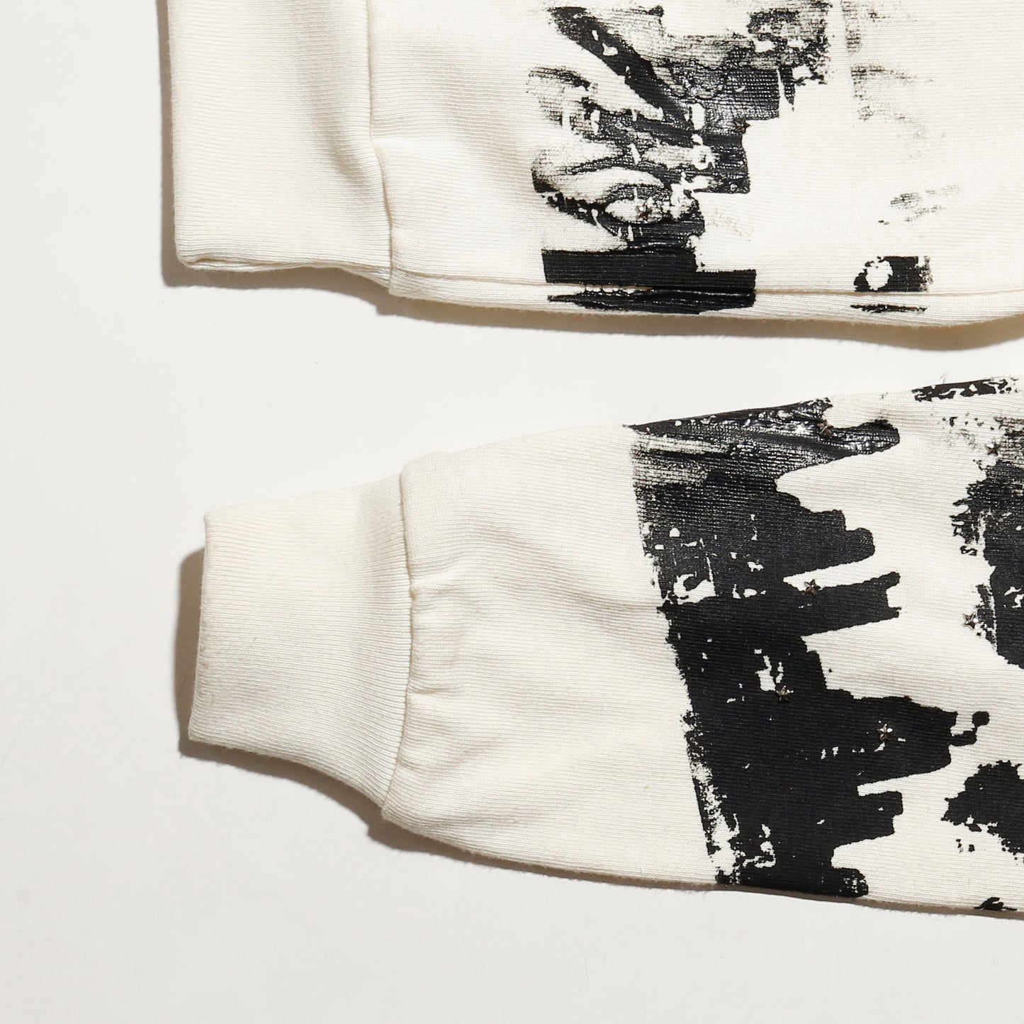 *one-off "the world is yours" hand screen sweat