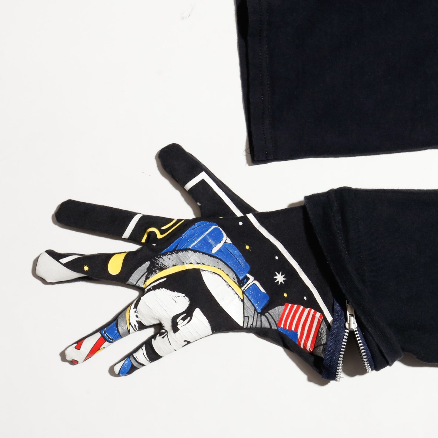 *one-off hybrid hooded cut sew, with detachable gloves