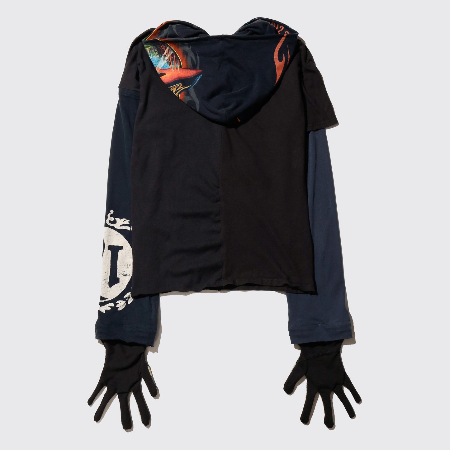*one-off hybrid hooded cut sew, with detachable gloves