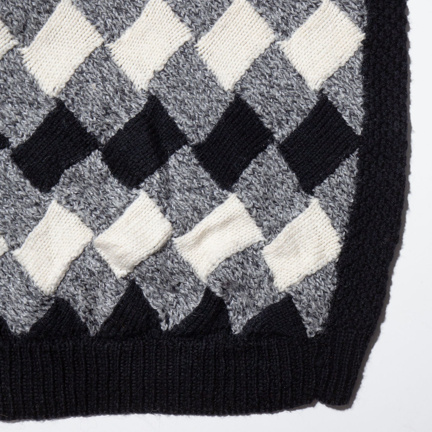 Vintage hand-knit dia sweater