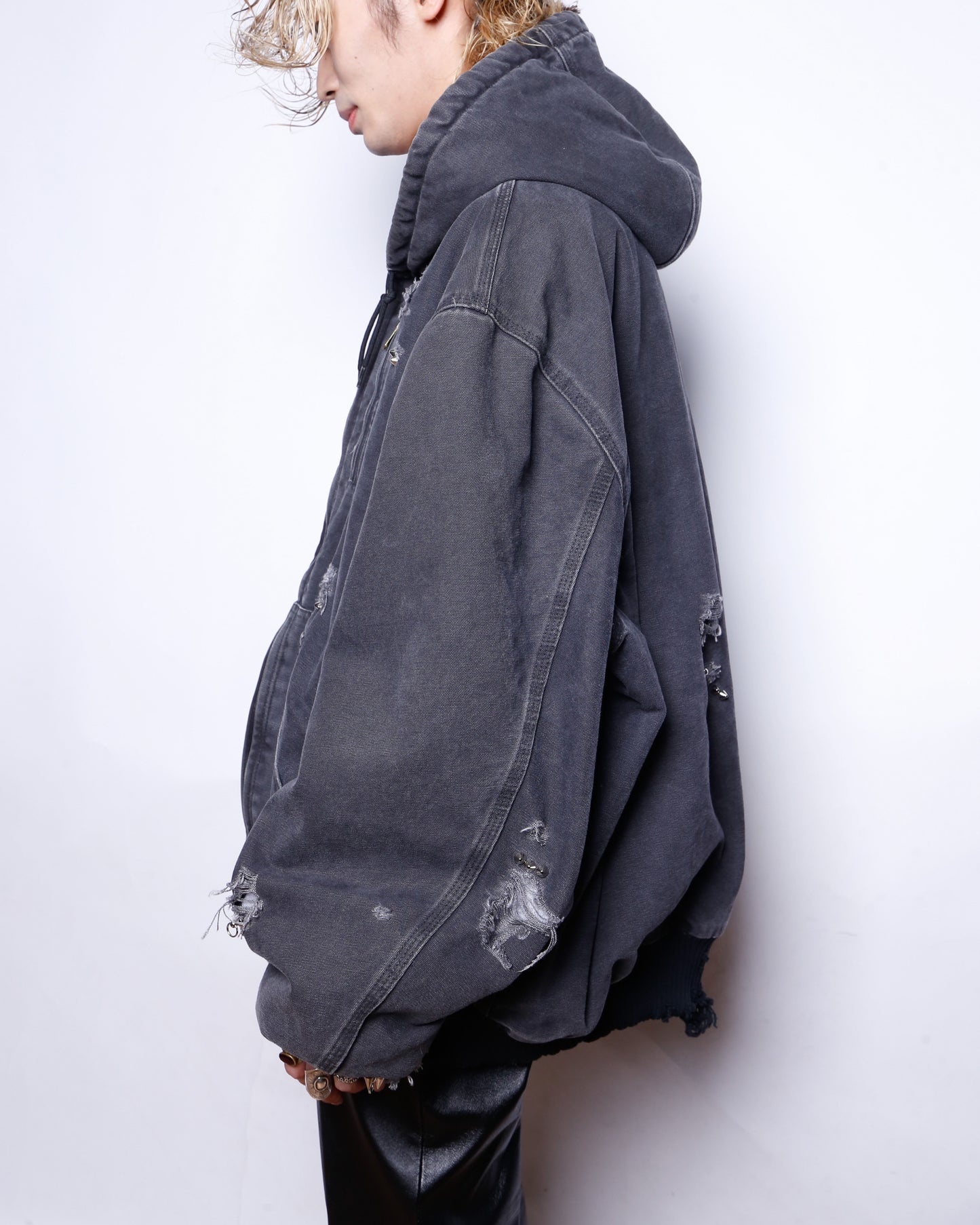 *one-off carhartt studs broken active jacket