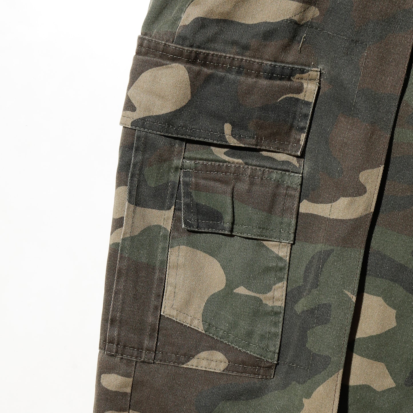 *one-off center tuck cargo wide shorts