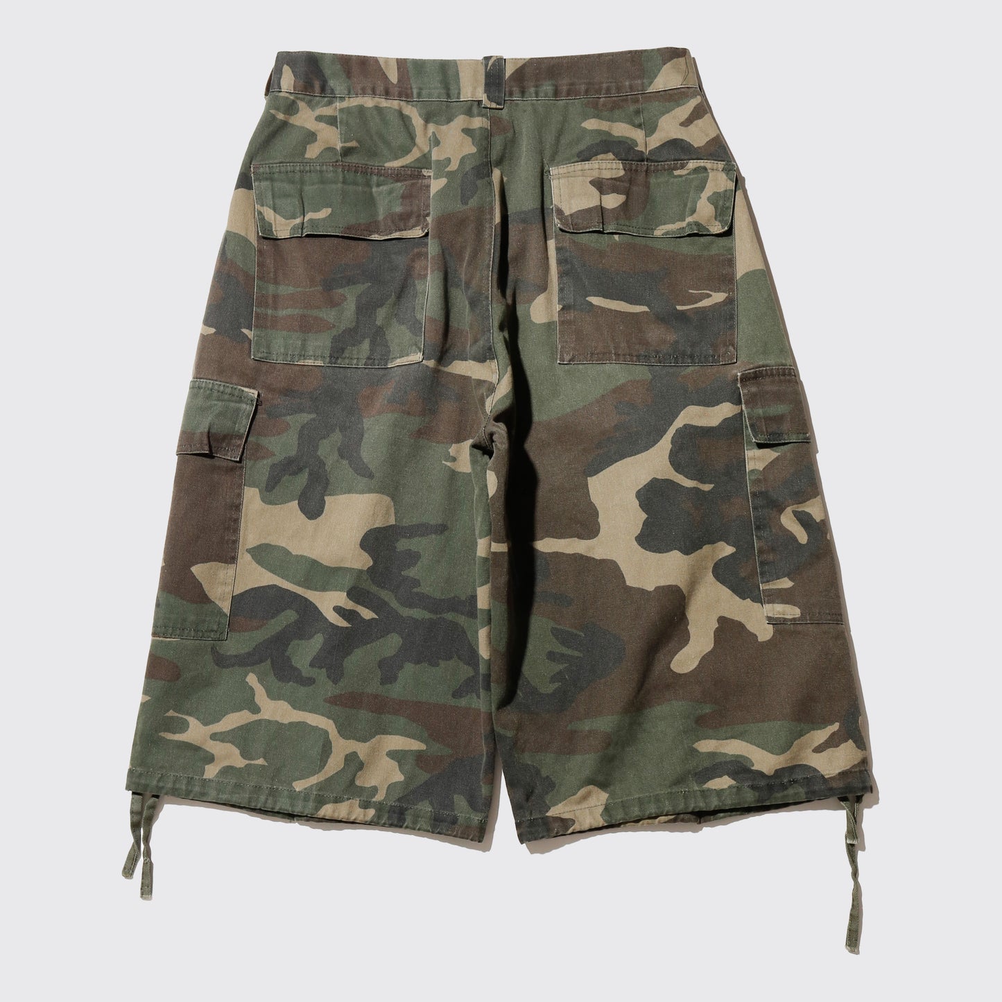 *one-off center tuck cargo wide shorts