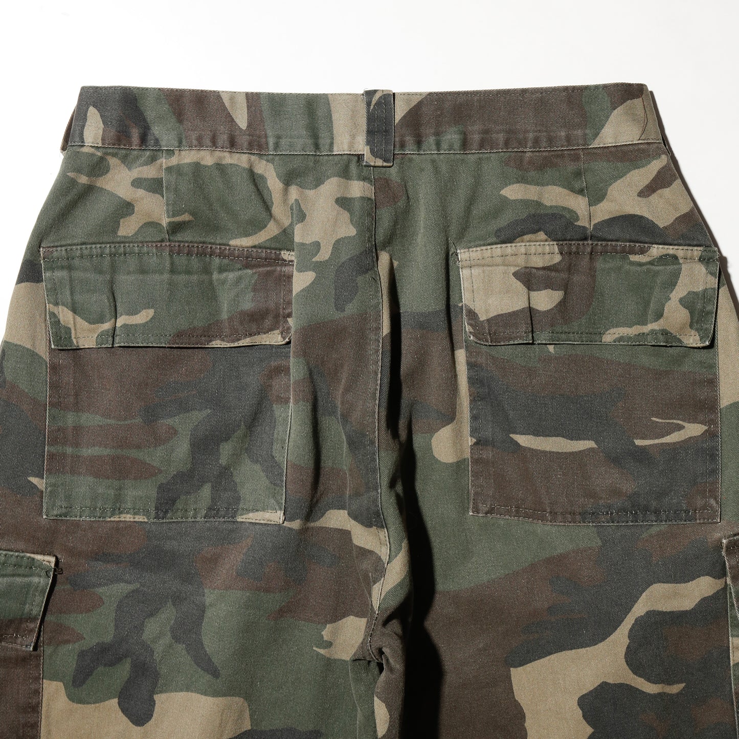 *one-off center tuck cargo wide shorts