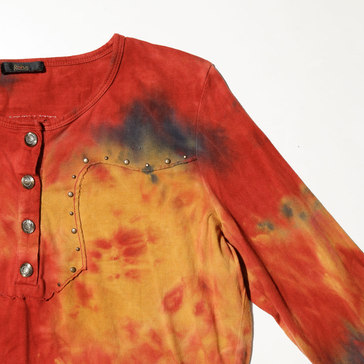 vintage studs cross volcano l/s