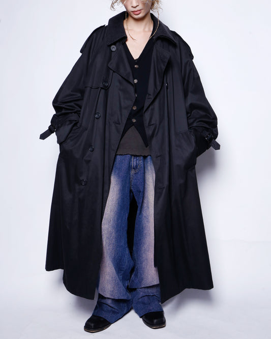 vintage london fog long trench coat , detachable collar/liner