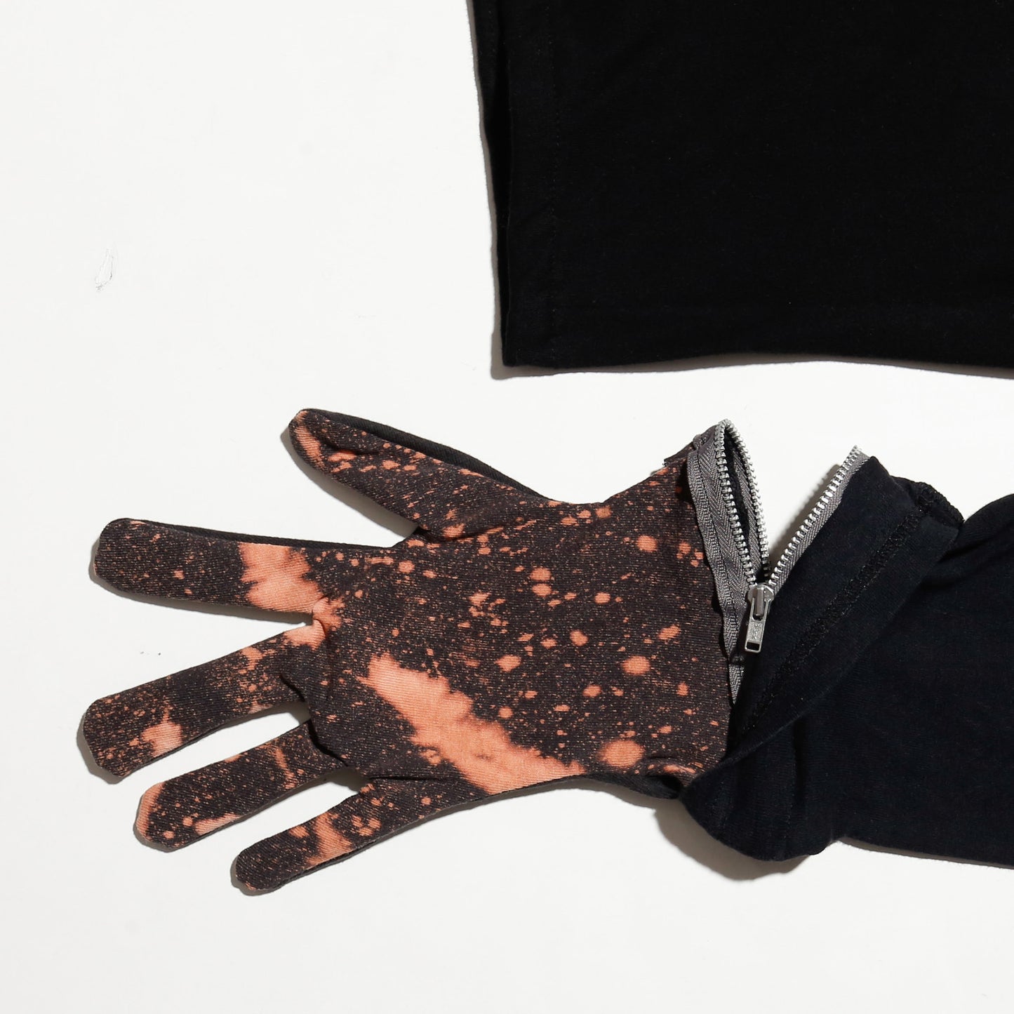 *one-off hybrid hooded cut sew, with detachable gloves