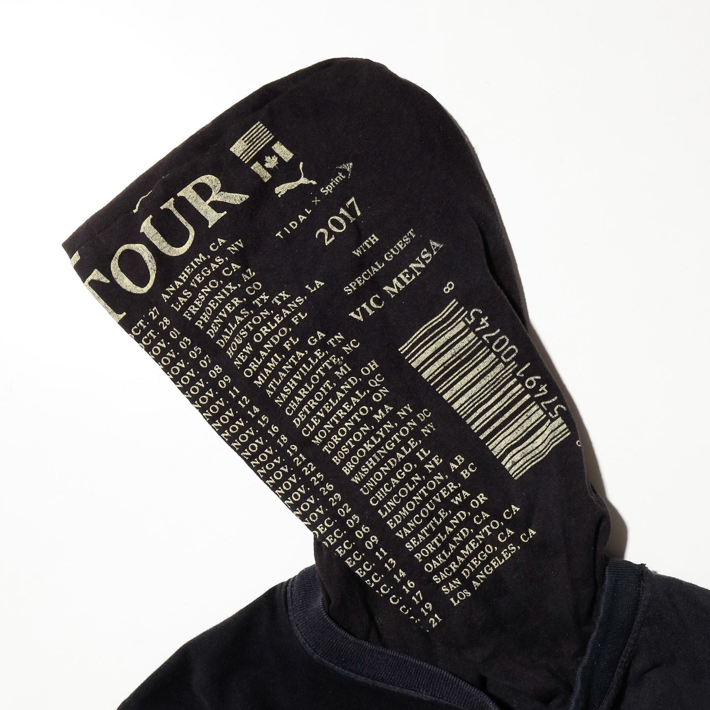 *one-off hybrid hooded cut sew, with detachable gloves