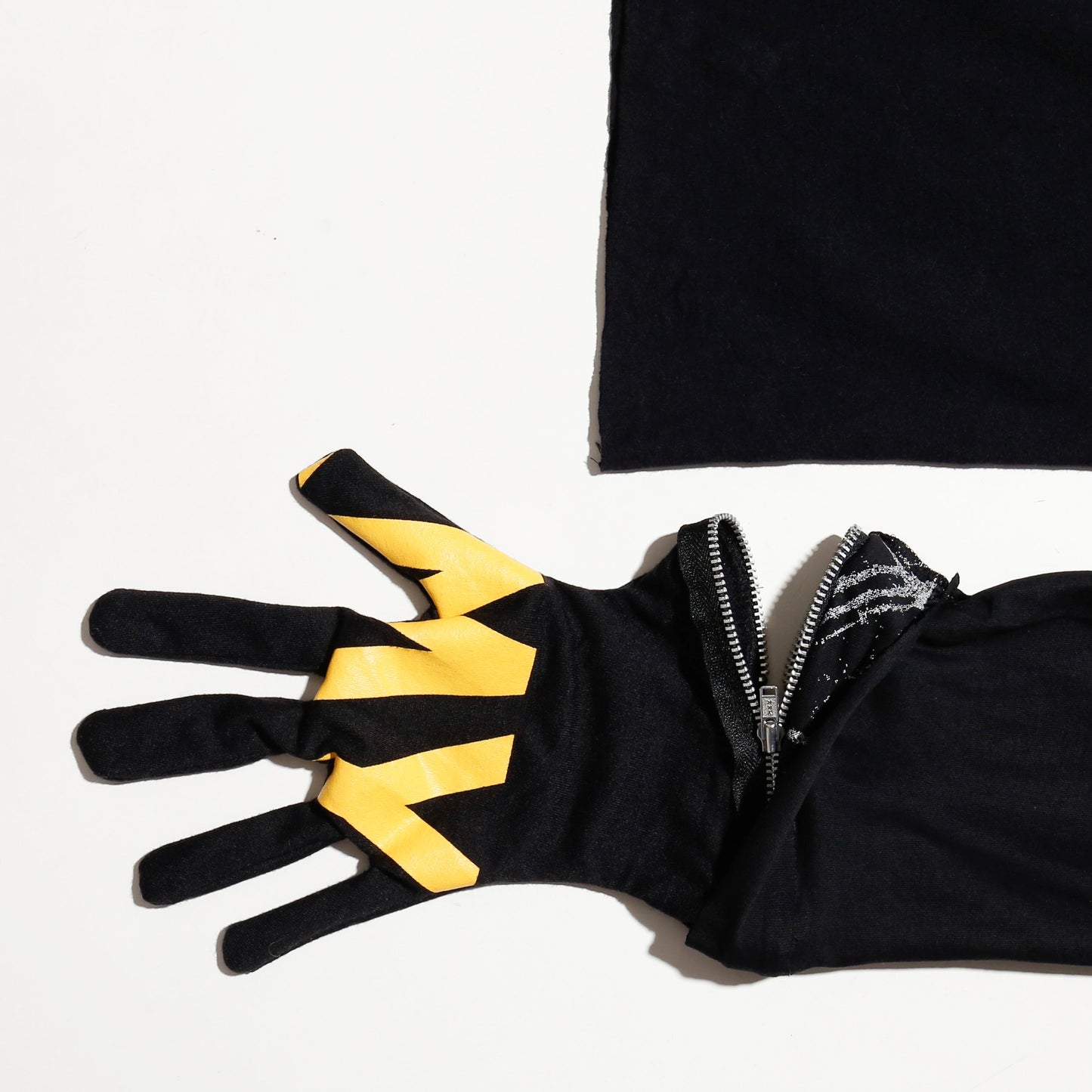 *one-off hybrid hooded cut sew, with detachable gloves