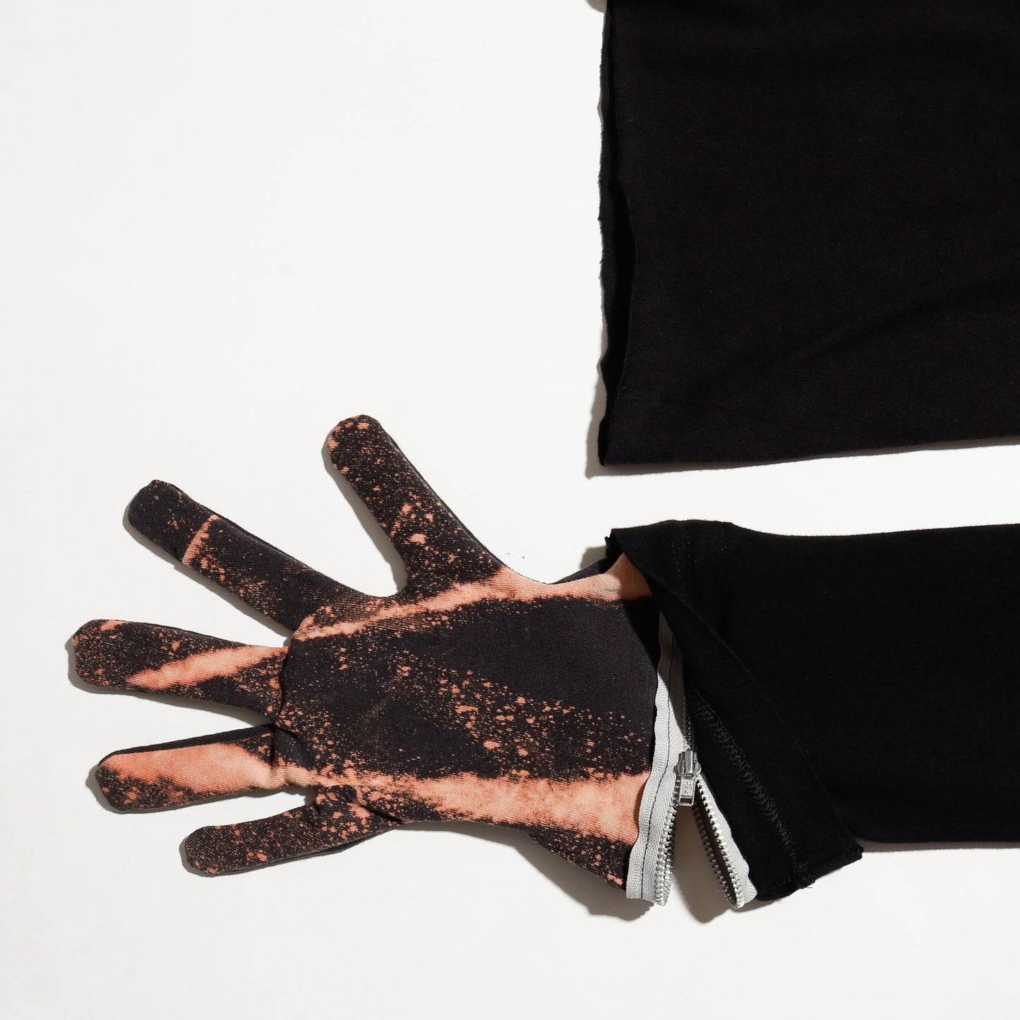 *one-off hybrid hooded cut sew, with detachable gloves