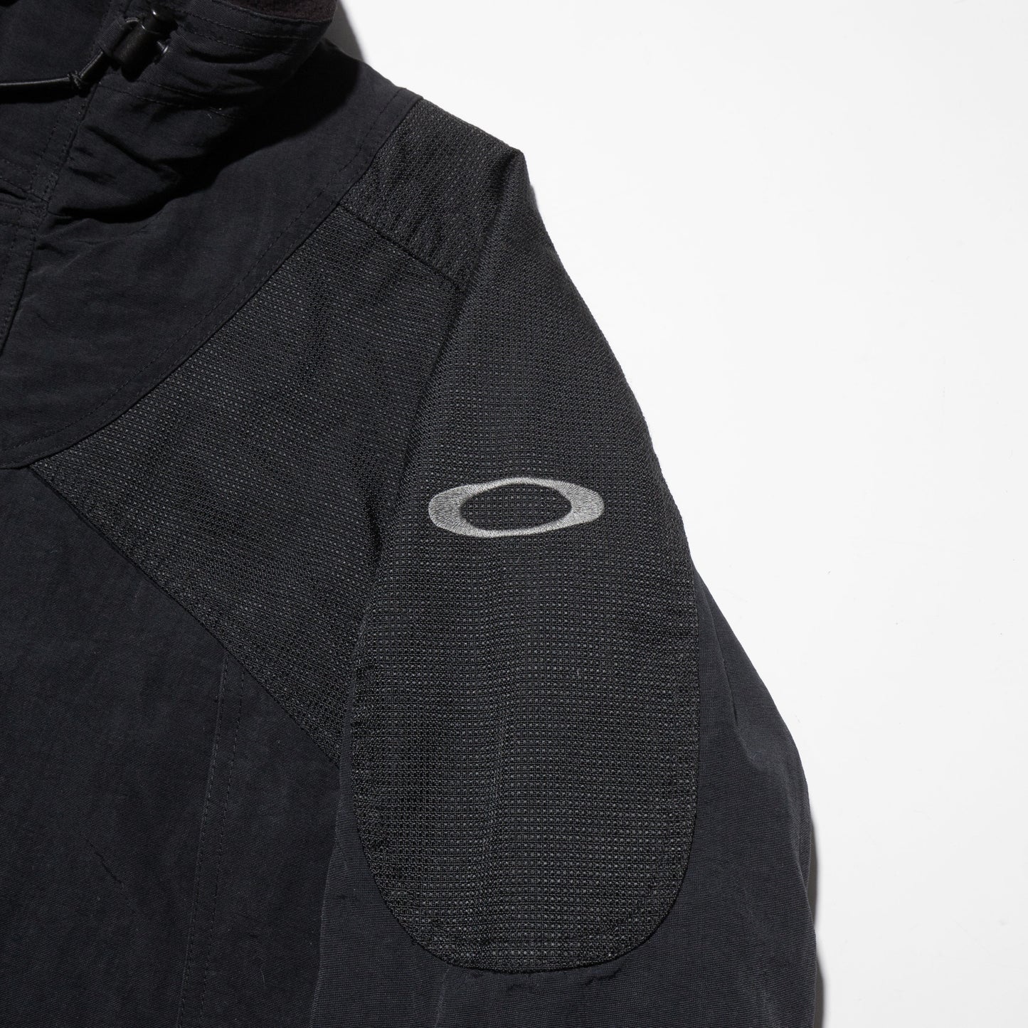 vintage 00's oakley shell jacket