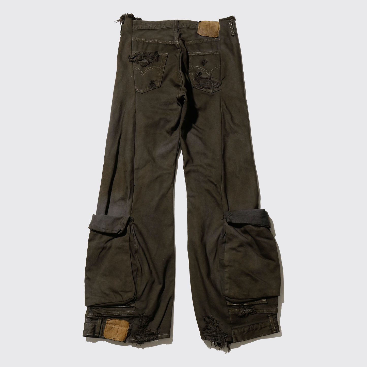 *one-off broken cargo upside down jeans: model-maddy finish