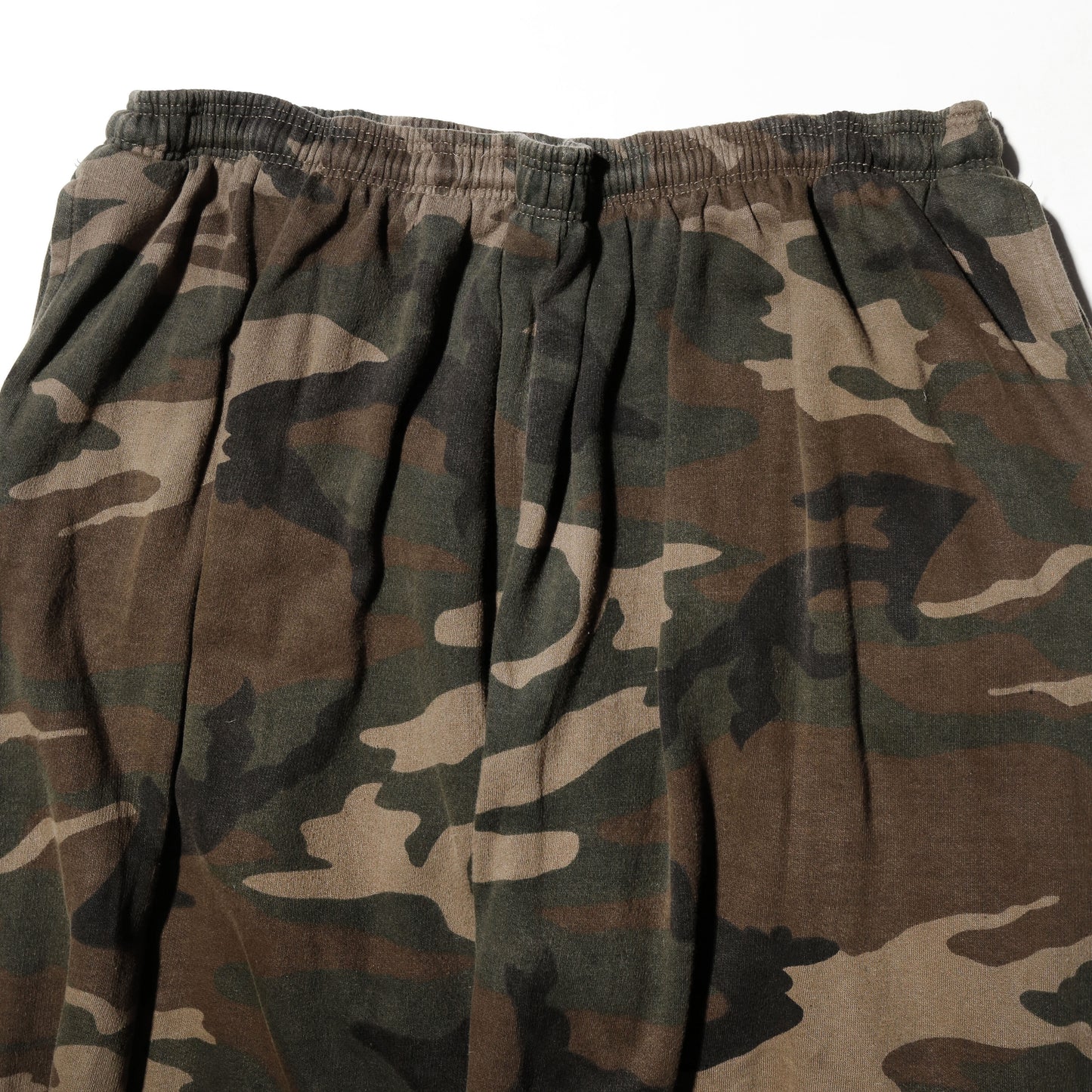 *one-off broken camo wide sweat pants with thermal liner