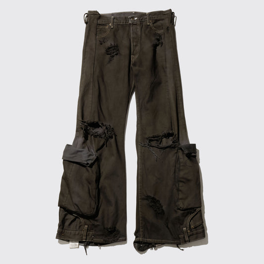 *one-off broken cargo upside down jeans: model-maddy finish