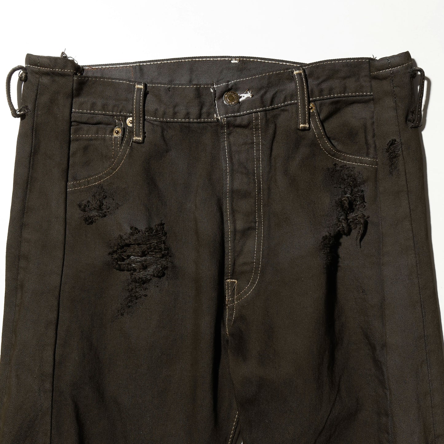 *one-off broken cargo upside down jeans: model-maddy finish