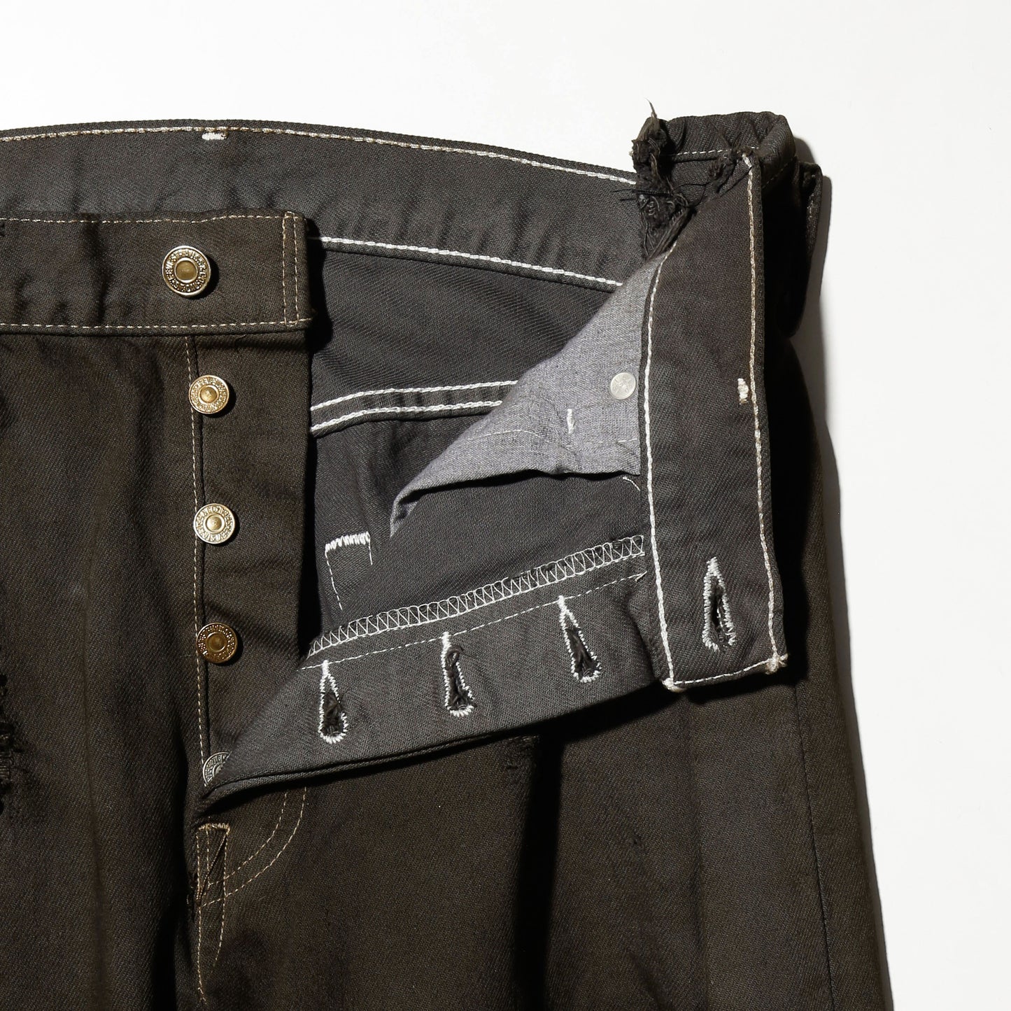*one-off broken cargo upside down jeans: model-maddy finish