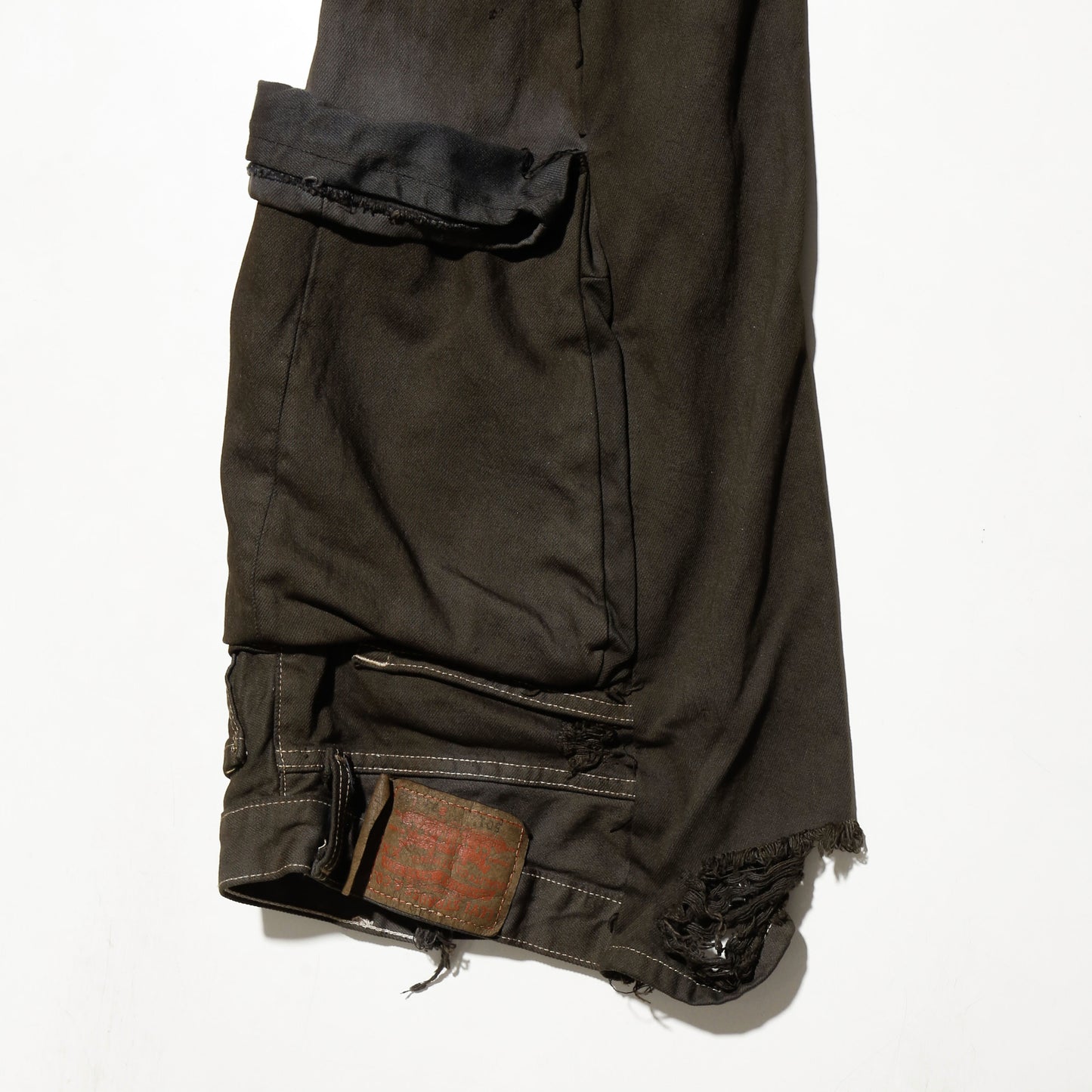 *one-off broken cargo upside down jeans: model-maddy finish